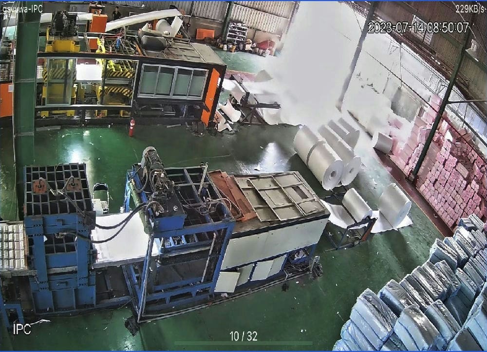 Hình Camera thực tế của bộ Lắp Camera Khu Phố Trọn Bộ Giá Rẻ sử dụng mã DS-2CD1021G0-I Hình Camera thực tế của bộ Lắp Camera Khu Phố Trọn Bộ Giá Rẻ sử dụng mã DS-2CD1021G0-I